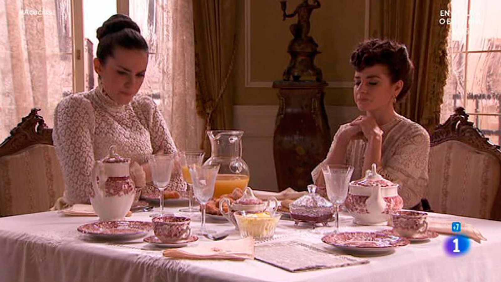 Acacias 38 - María Luisa le insinúa a Trini que debe irse