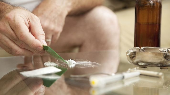 Telediario 1 - La mitad de los pacientes que sufren una enfermedad mental tiene también una adicción a las drogas