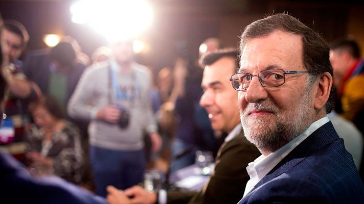 Telediario 1 - Rajoy defiende su decisión en un acto de partido en Córdoba