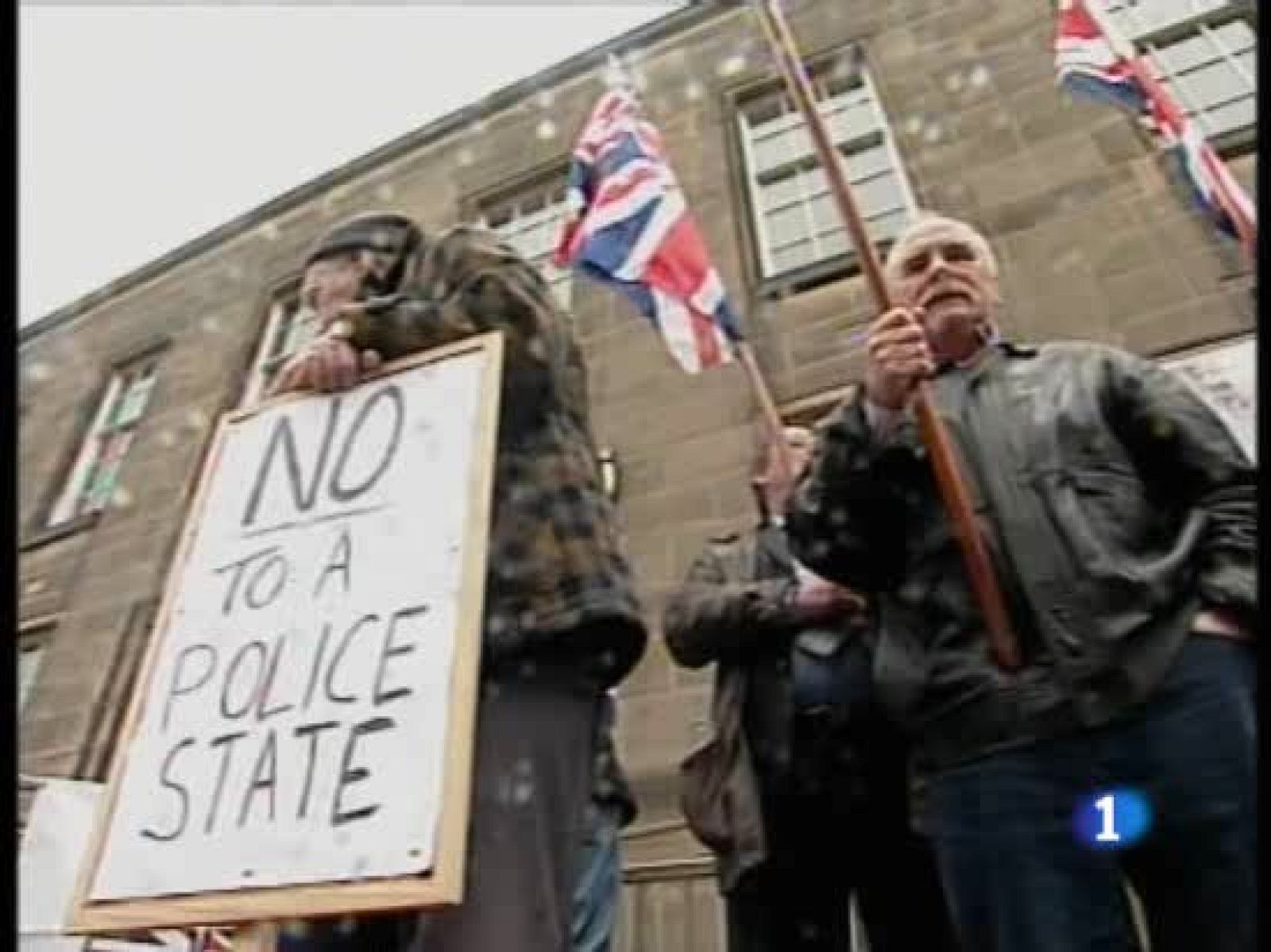 Polémica en Londres por la filtración de los datos personales de 12.000 afiliados de la extrema derecha | Ver