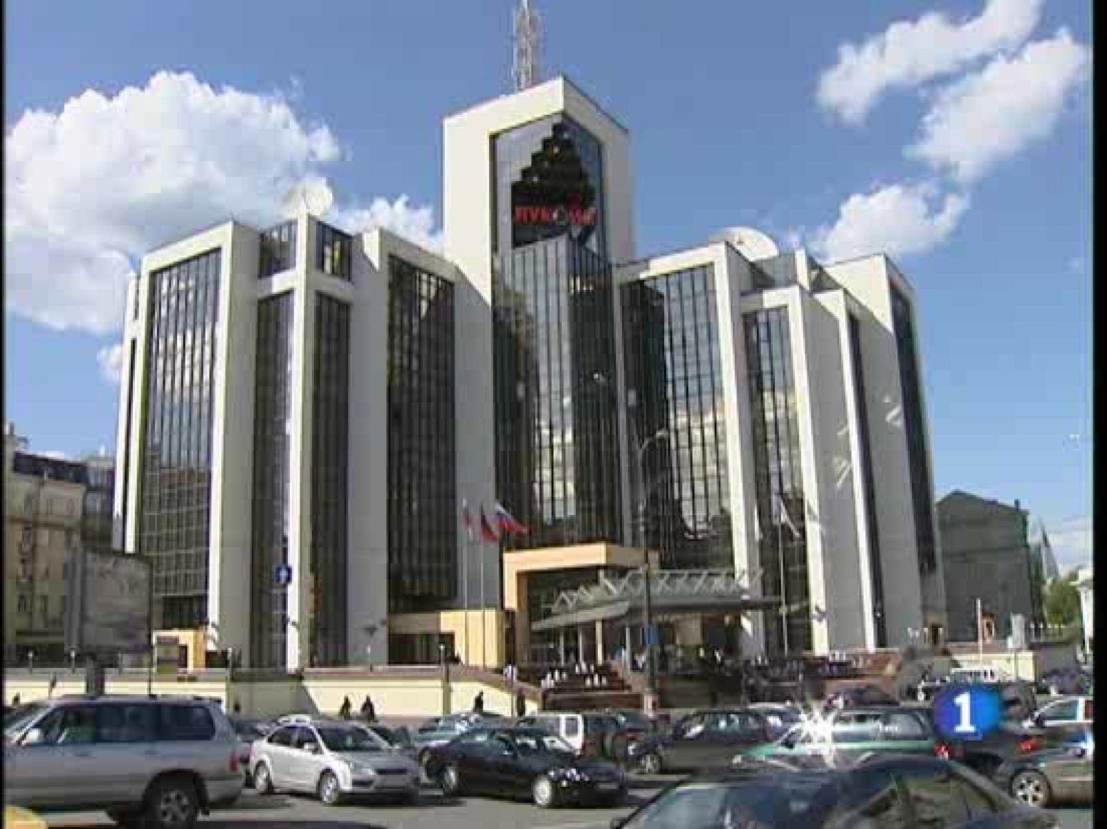 La Caixa ha reconocido que mantiene contactos para la venta de su participación en Repsol | Ver