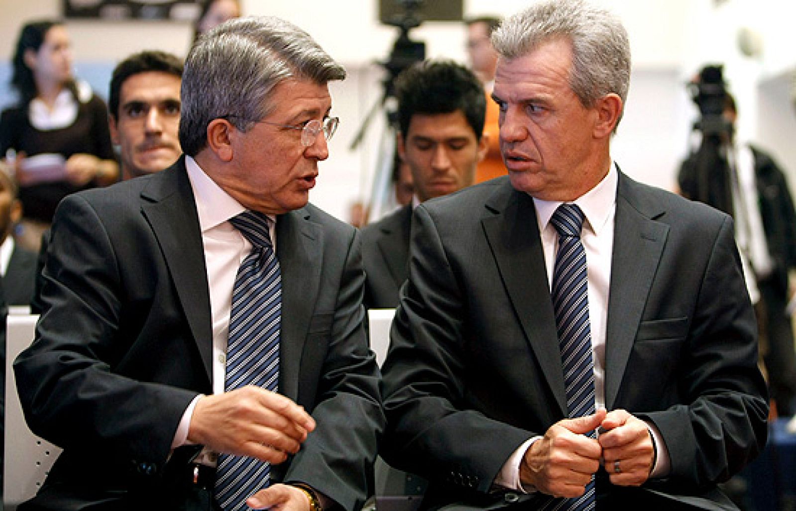 El TAS ya se ha pronunciado respecto a la sanción del Atlético de Madrid. El club rojiblanco tendrá que jugar a puerta cerrada el encuentro ante el PSV y pagar 75.000 euros de multa. Para el presidente del equipo, Enrique Cerezo, la decisión del TAS