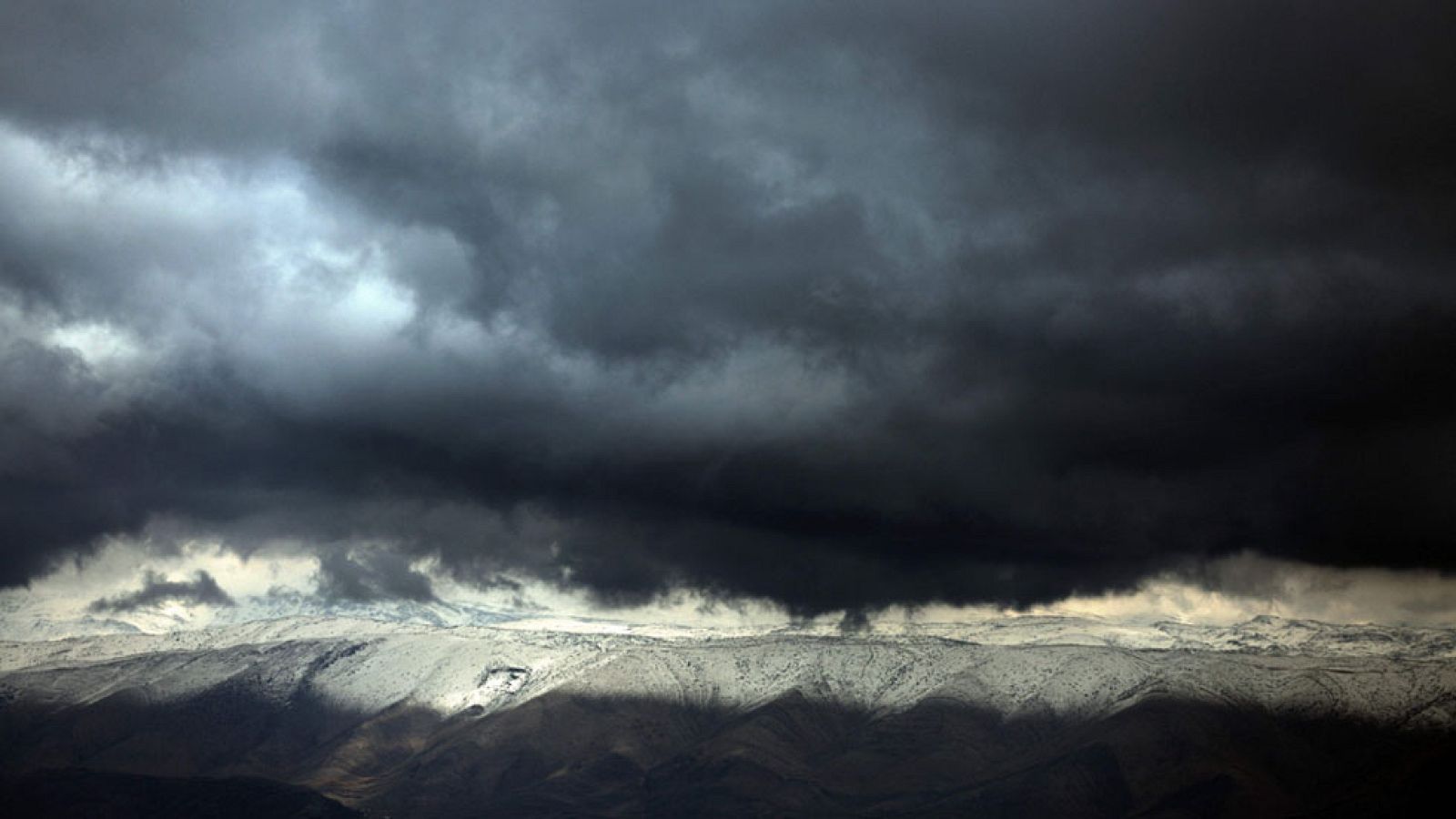 Cielo nublado en toda España, con lluvias fuertes en Galicia