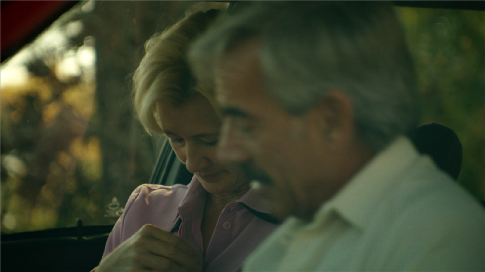 Cuéntame cómo pasó - El 'calentón' de Mercedes y Antonio