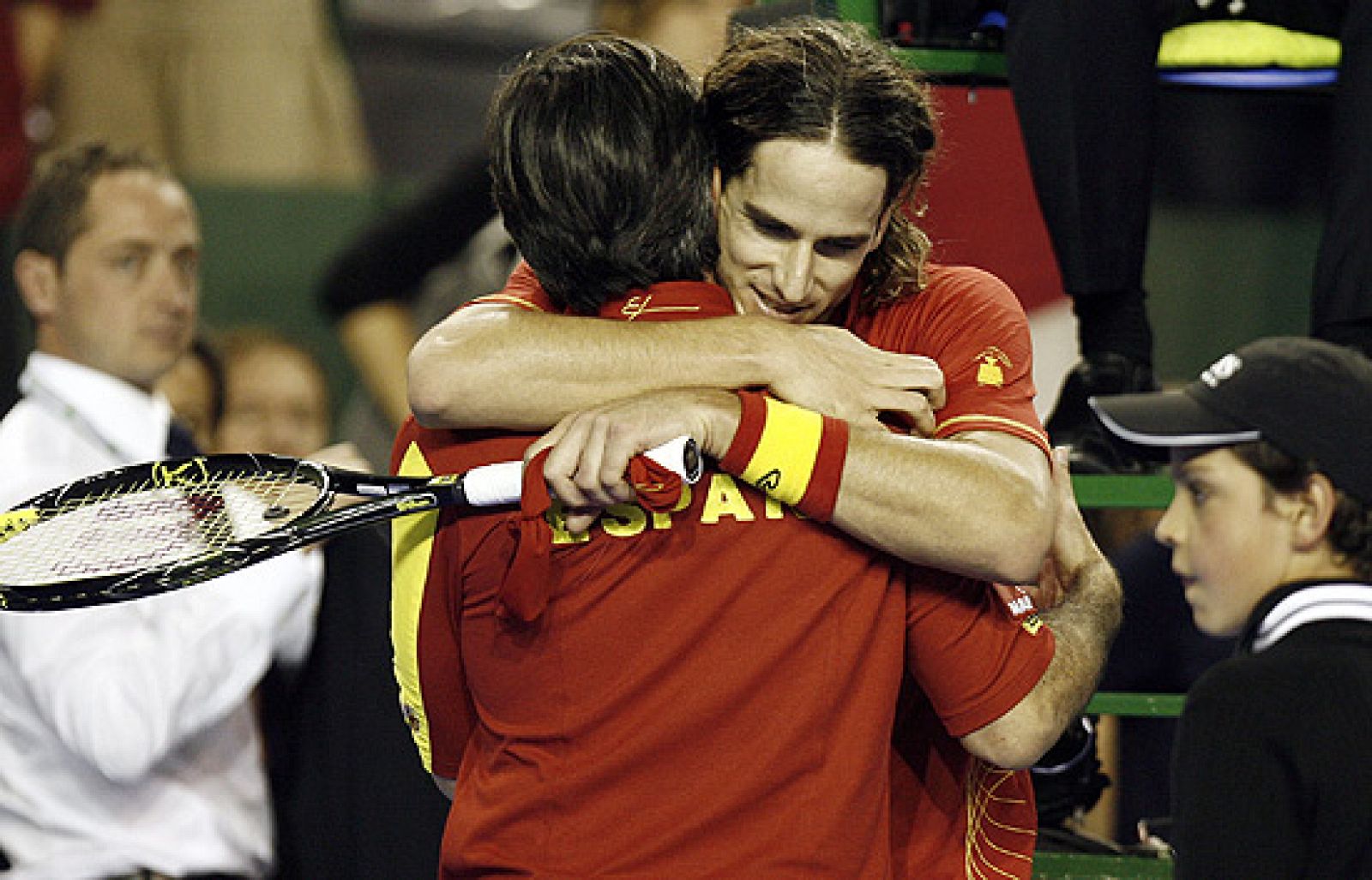 El capitán español de la Copa Davis, Emilio Sánchez Vicario, ha definido el segundo partido de individuales como "increíble". Vicario apostó por Feliciano López como segundo del equipo español y ha acertrado de pleno, tras la victoria del toledano an