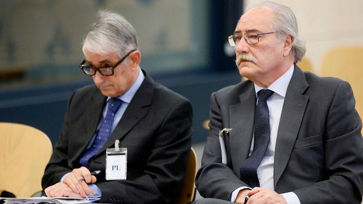 Telediario 1 - Comienza el juicio contra la excúpula de Caja Castilla-La Mancha por un presunto delito societario al falsear las cuentas