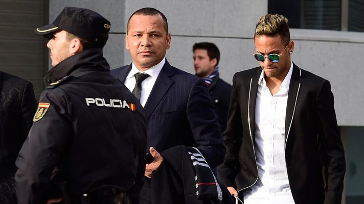 Telediario 1 - El padre de Neymar exculpa a su hijo ante el juez