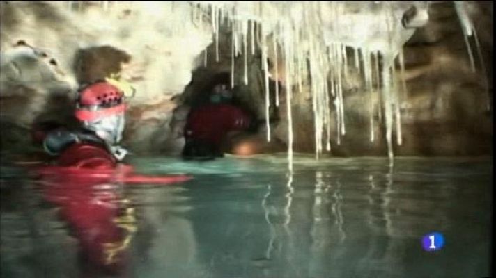 Informatiu Balear - Un llac subterrani a 330 metres de profunditat