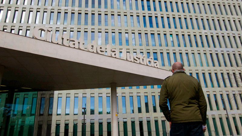 El padre de uno de los menores que sufrió presuntos abusos sexuales en los Maristas de Barcelona emprenderá acciones legales