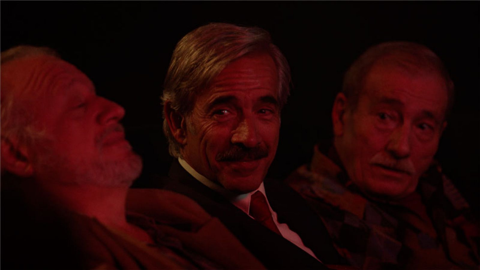 Cuéntame cómo pasó - Antonio, Miguel, Pepe y Ramón la lían en la sala X