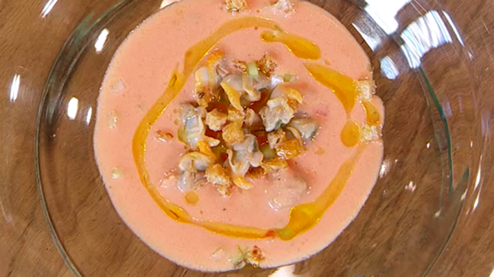 RTVE Cocina - Receta de gazpacho mar y montaña
