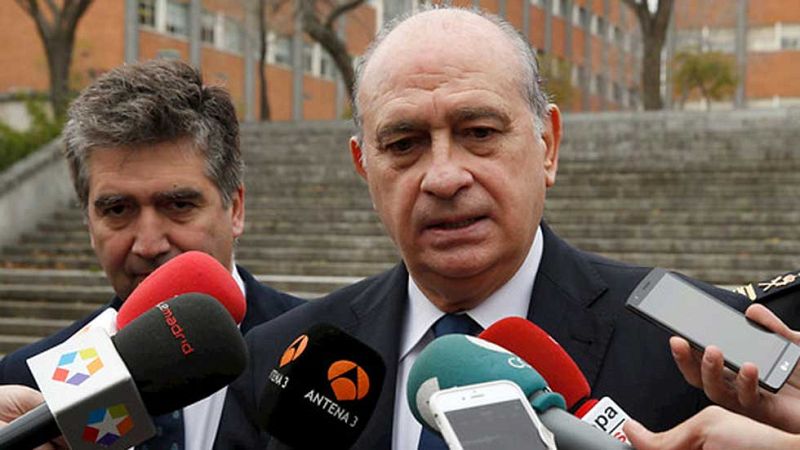 Fernández Díaz cree que ETA espera como "agua de mayo" un gobierno con Podemos