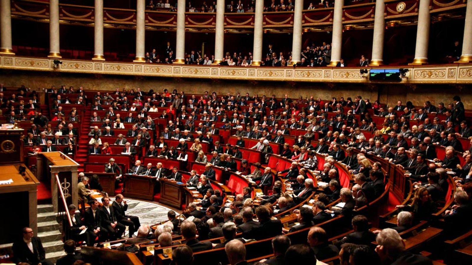 La Asamblea Nacional de Francia da luz verde a las reformas constitucionales para combatir el terrorismo