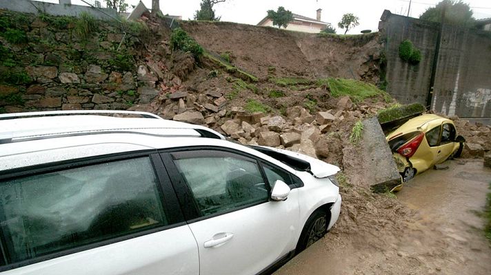 Telediario 1 - Cuatro heridos tras caer un muro en Vigo