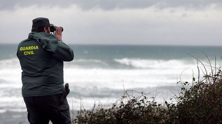 Telediario 1 - Continúa la búsqueda del bebé que se llevó un golpe de mar