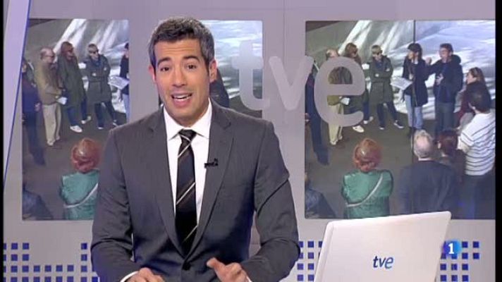 L'Informatiu - Acompanyem a un grup de persones sordes en una visita guiada pel Raval