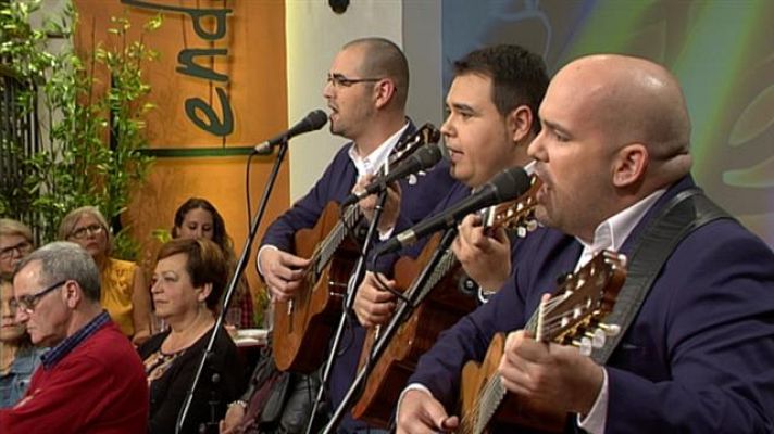 Tenderete - Tenderete - 14/02/2016 con "Alma de bolero" y "Los Tendereteros" con varios solistas.
