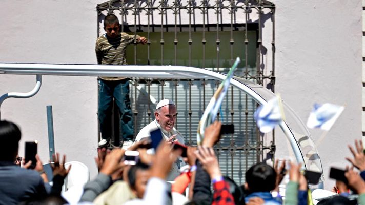 Telediario 1 - El papa Francisco reivindica los derechos de los indígenas mexicanos durante su visita a Chiapas