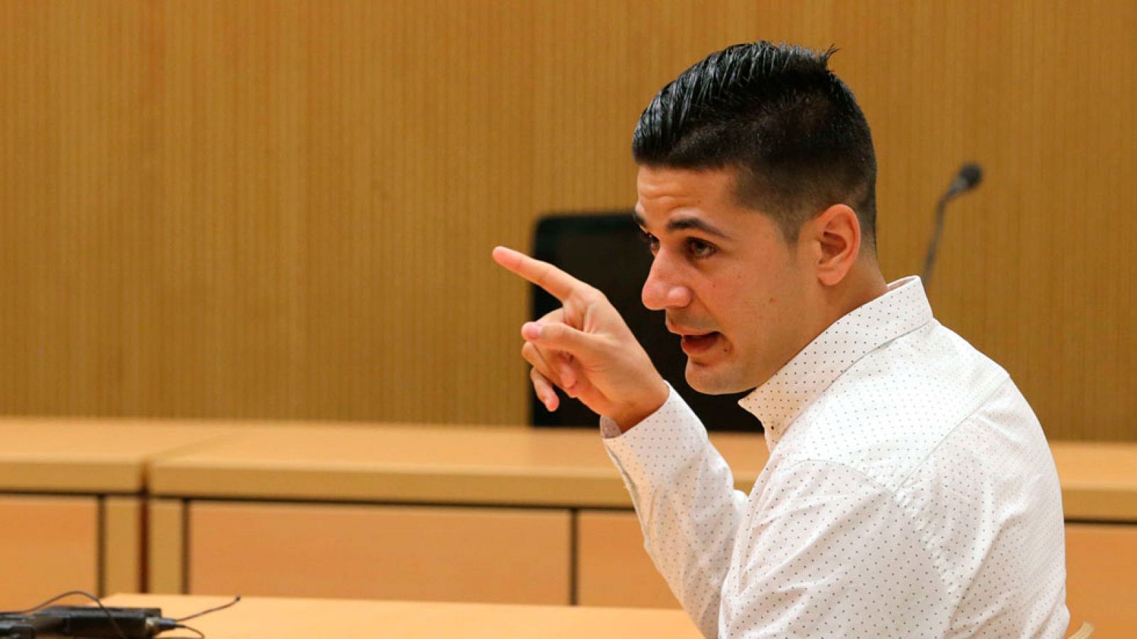 El entrenador de fútbol canario acusado de corromper a menores admite que se masturbó con algunos niños