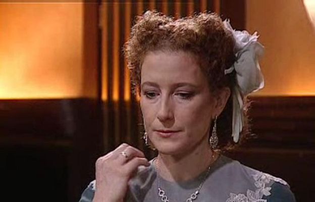 Amar en tiempos revueltos - Marta pilla a Ramón y Julieta