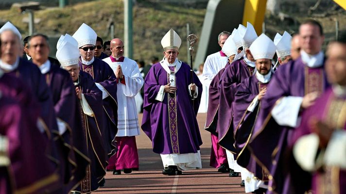 Telediario 1 - El papa Francisco visita Michoacán, uno de los feudos del narcotráfico en México
