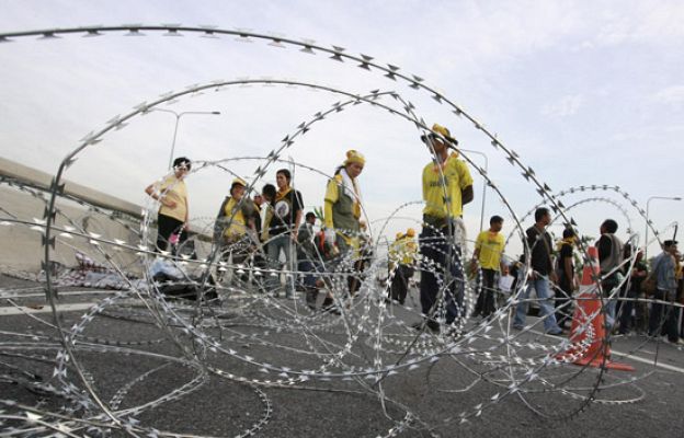 Telediario 1 - Telediario en 4' - 26/11/08