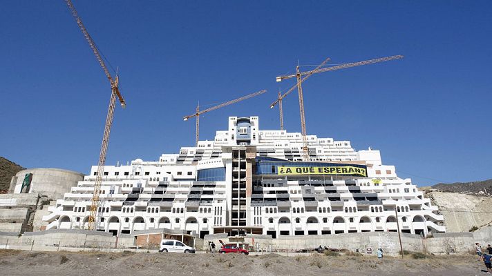 Telediario 1 - El Tribunal Supremo declara que el hotel Algarrobico se construyó sobre suelo no urbanizable