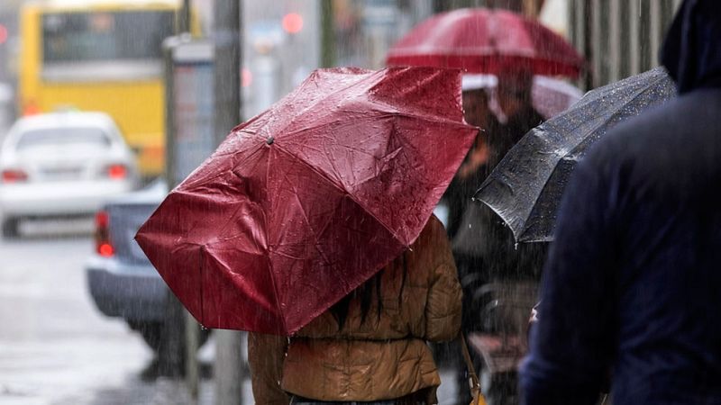 Lluvia y viento fuertes en Canarias y Estrecho y heladas en el interior
