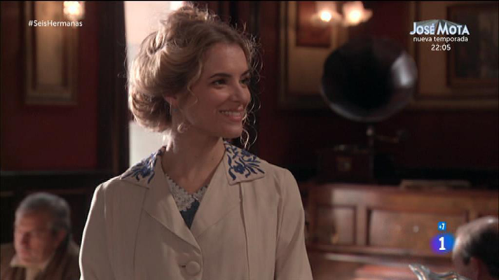 Seis hermanas - Carolina se burla al ver a Adela como camarera del Ambigú