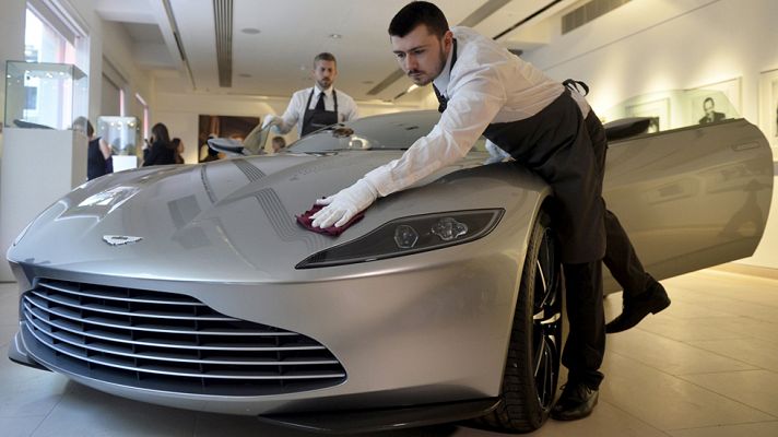 Informativo 24h - Subastan el Aston Martin de la última película de James Bond por 3,15 millones de euros