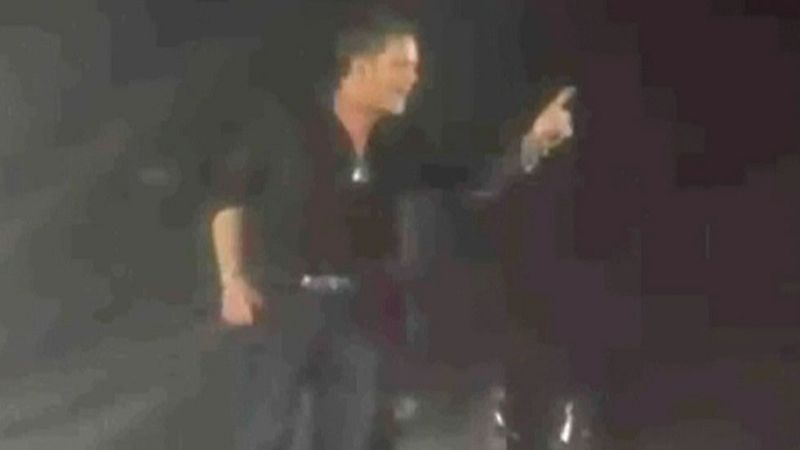 Alejandro Sanz interrumpe un concierto en México para defender a una mujer que estaba siendo agredida por un hombre