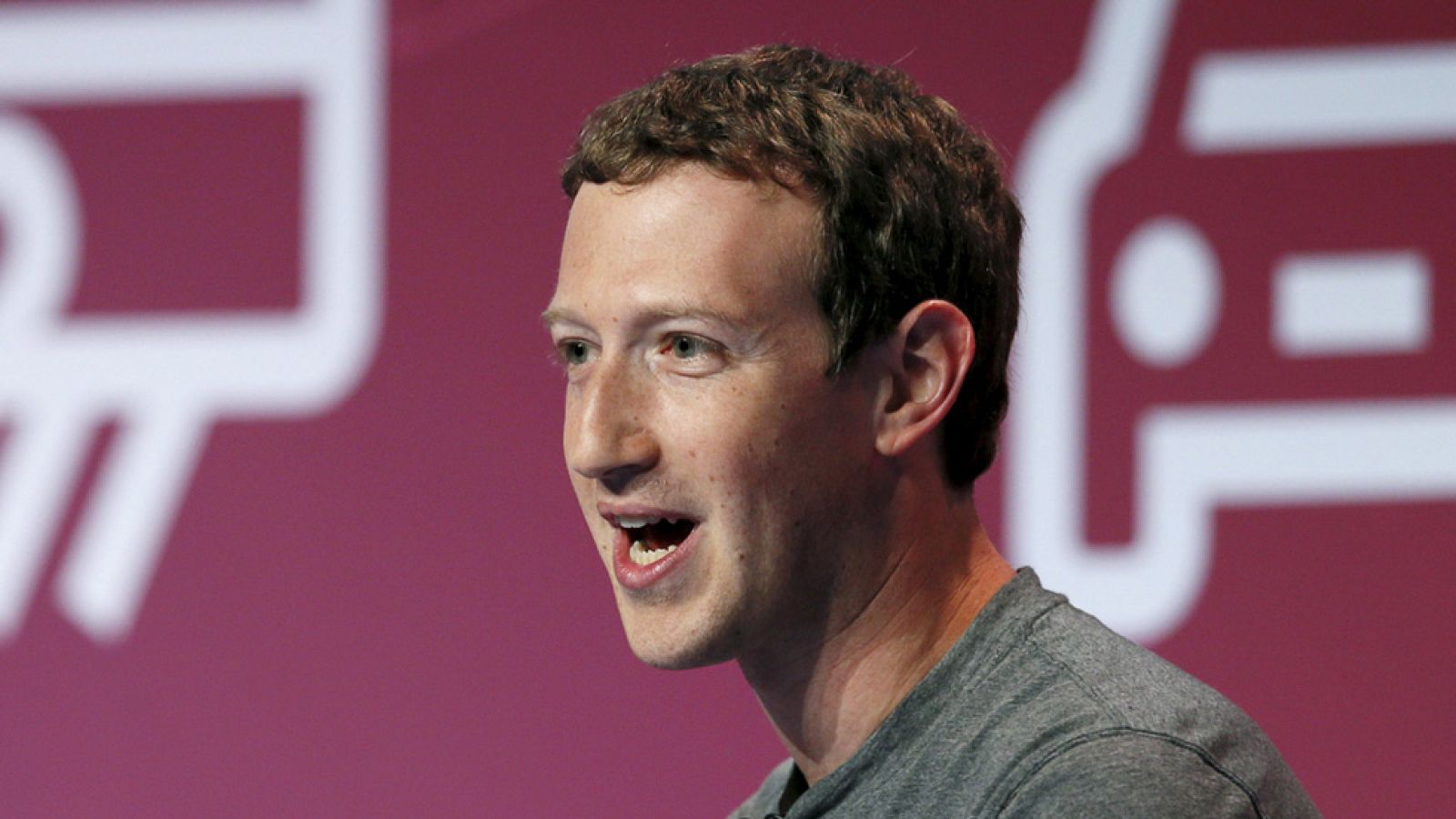 Mark Zuckerberg genera mucha expectaci�n entre los asistentes al Mobile World Congress