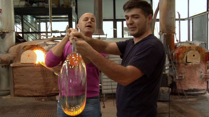 Aquí la Tierra - ¿Cómo se fabrican los vasos de cristal?