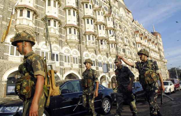  - Los españoles, fuera del Oberoi