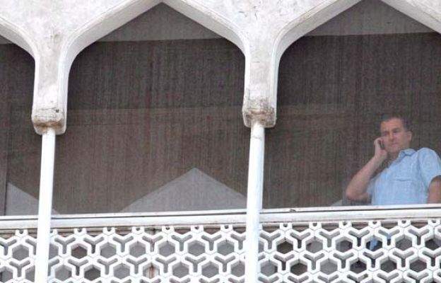  - Entrevista al embajador en La India