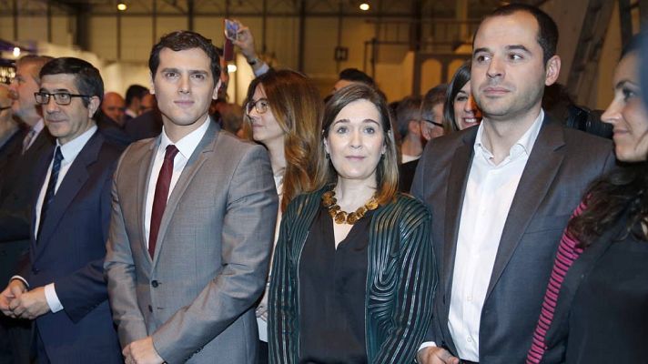 Telediario 1 - C's pedirá al PP la abstención para investir a Sánchez y Podemos pide al PSOE que rectifique