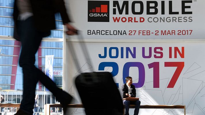 Telediario 1 - Colau garantiza la continuidad del Mobile World Congress en Barcelona