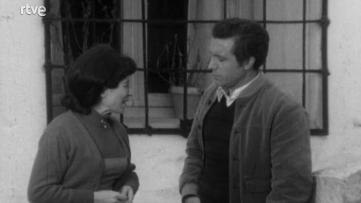 Crónicas de un pueblo - No estamos solos