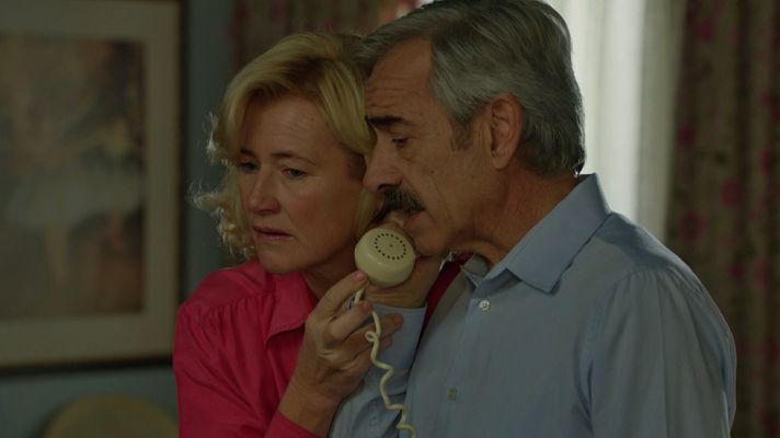 Cuéntame cómo pasó - Antonio habla en inglés