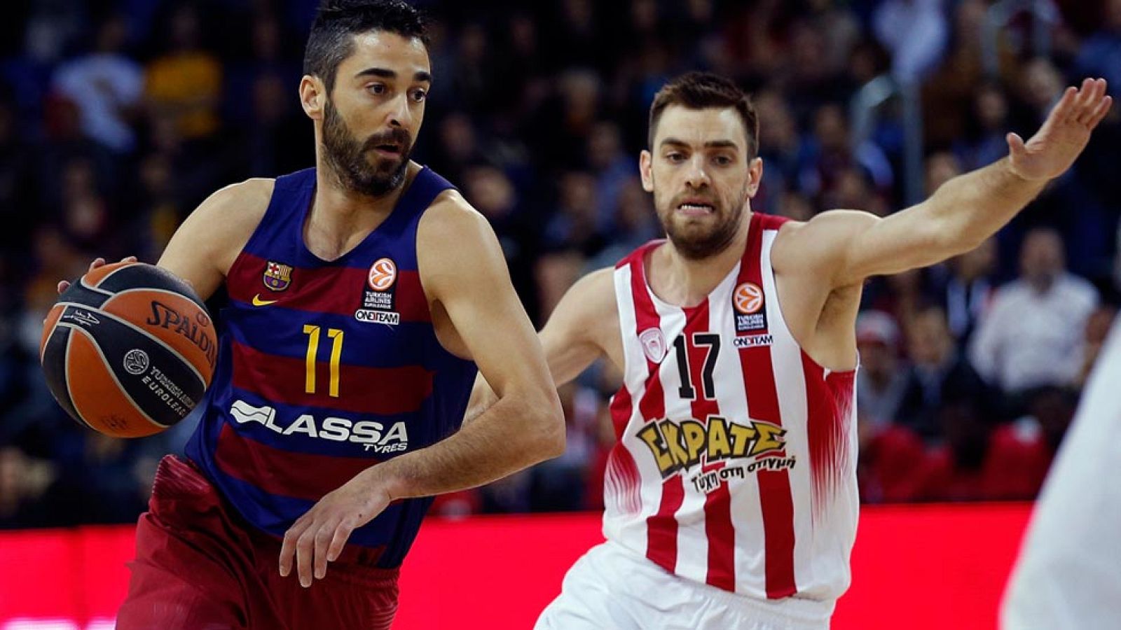 El FC Barcelona Lassa ha ganado al Oympiacos (82-66) en la octava jornada del 'Top 16' de la Euroliga y se ha reavivado a sí mismo con un triunfo que les da aire, les hace mantener intactas sus opciones de pasar a los 'play-offs' y sobre todo les da