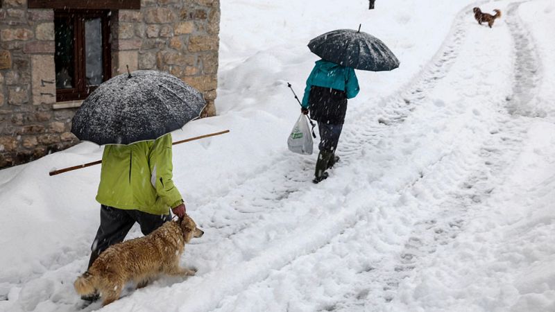 El viento, el frío y la nieve siguen afectando a buena parte de la península