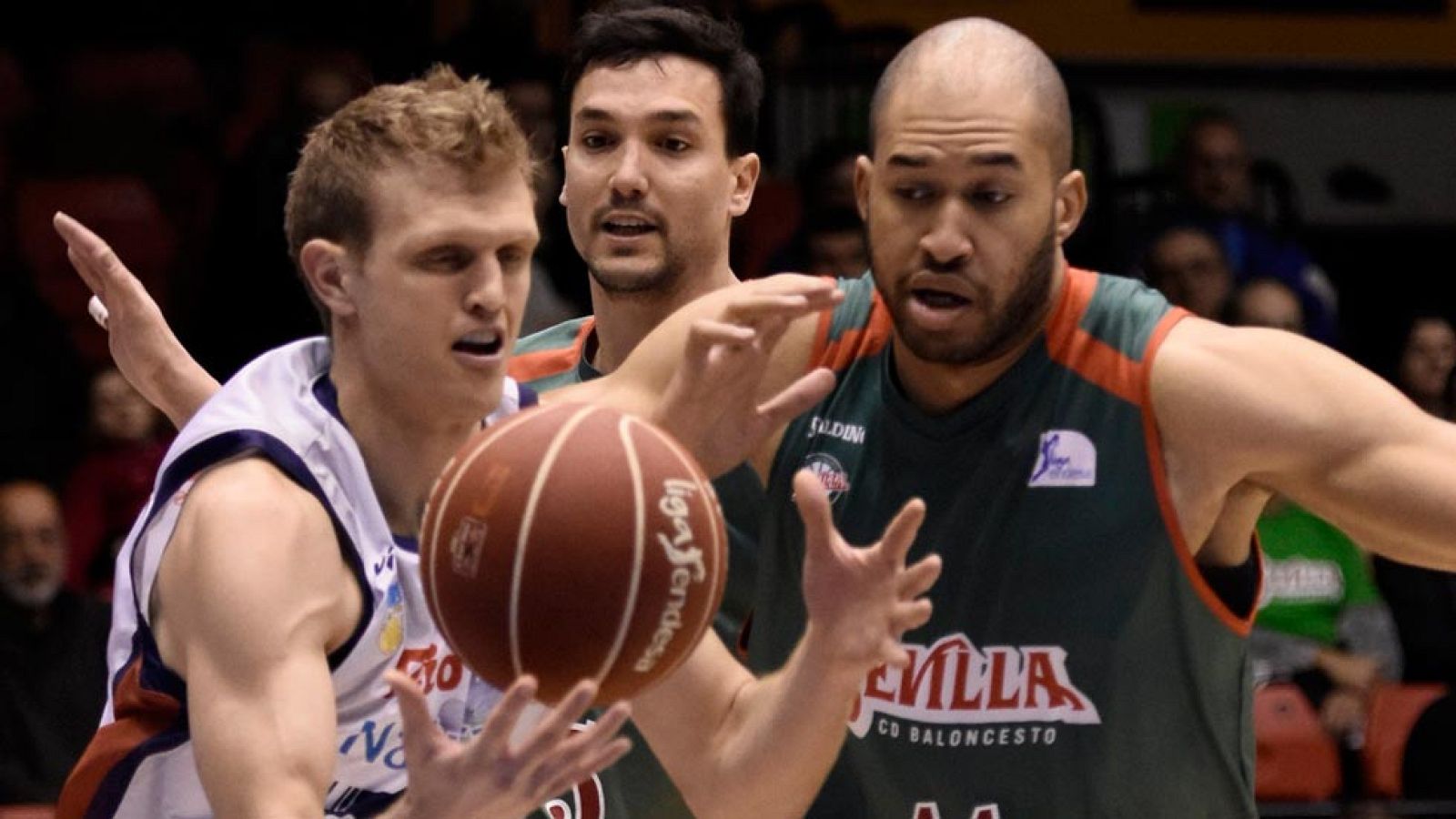 Baloncesto Sevilla 67-58 Río Natura Monbus - Baloncesto en RTVE | Ver