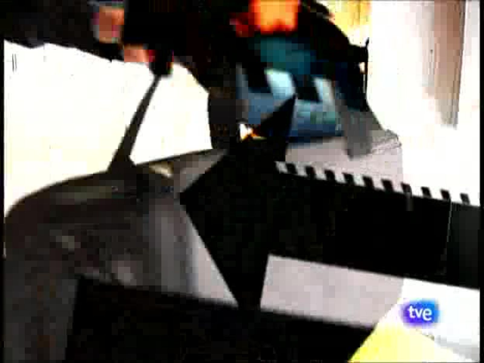 Repor - Salir del gallinero - A botellazos - Repor | Ver