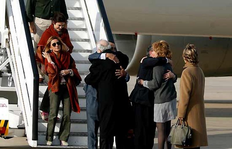 Llegan los 56 españoles procedentes de Bombay