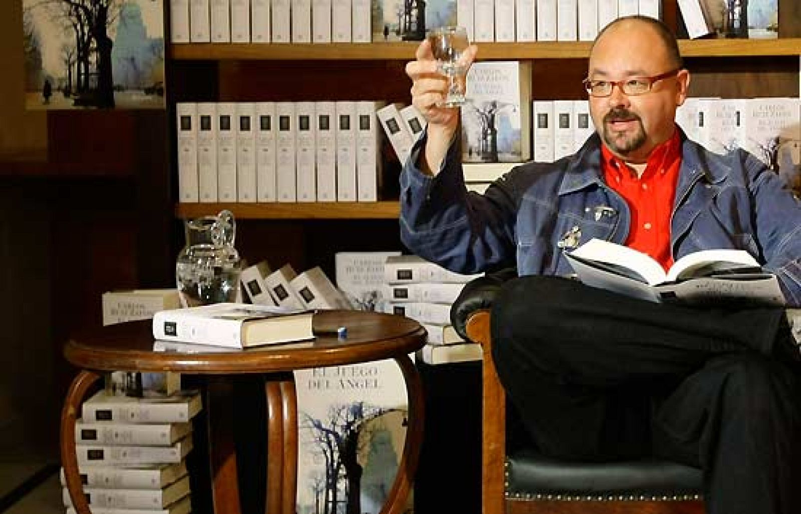 Ruiz Zafón arrasa en Alemania | Ver