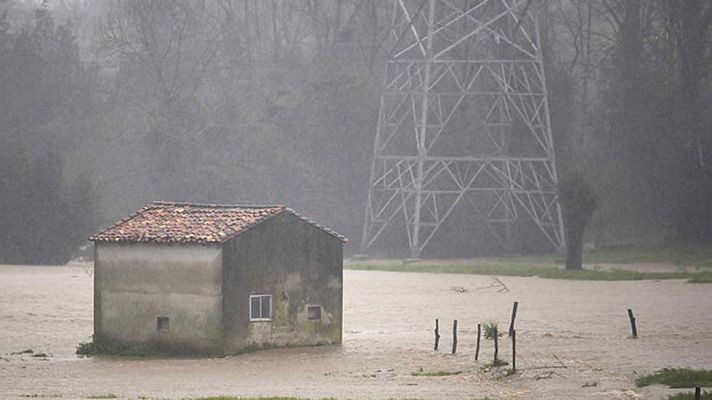 Telediario 1 - Alerta en el norte peninsular por fuerte viento y nieve