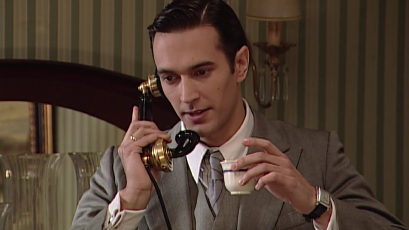 Amar en tiempos revueltos - T1 - Episodio 82 - Ver ahora