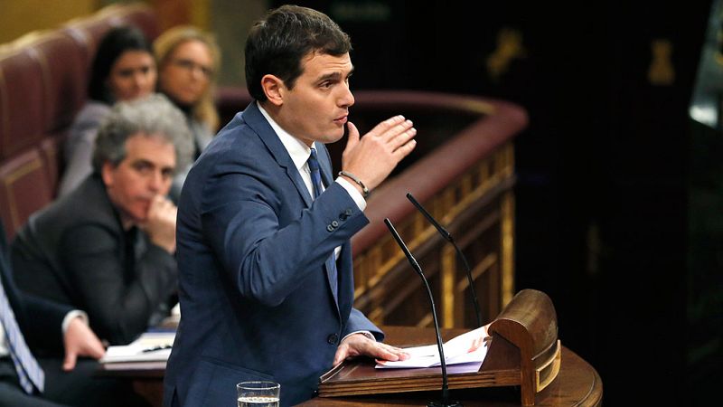 Rivera pide al PP que se abstenga ya que no es capaz de llegar a acuerdos