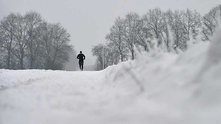 El tiempo - Nevadas persistentes en el entorno de la cordillera Cantábrica, Pirineos y zona norte del Sistema Ibérico
