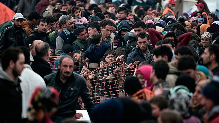 Informativo 24h - Miles de personas, bloqueadas entre Grecia y Macedonia